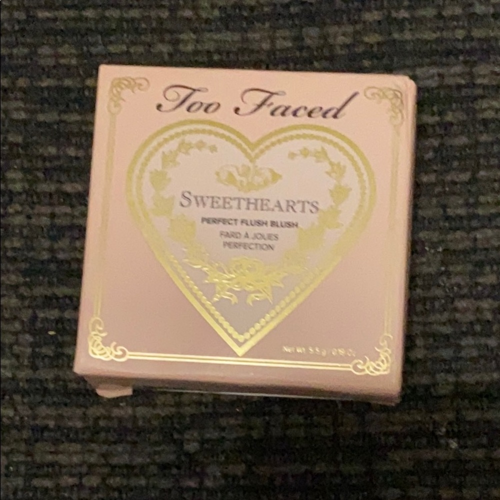 Too faced blush